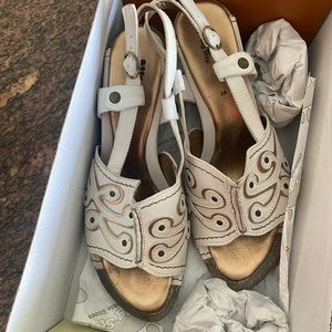 Julia like new sandals